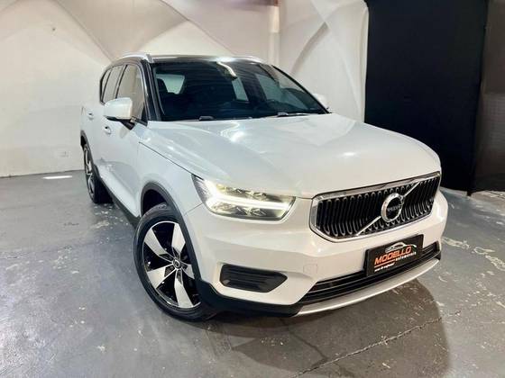 VOLVO XC40 2.0 T4 GASOLINA MOMENTUM GEARTRONIC